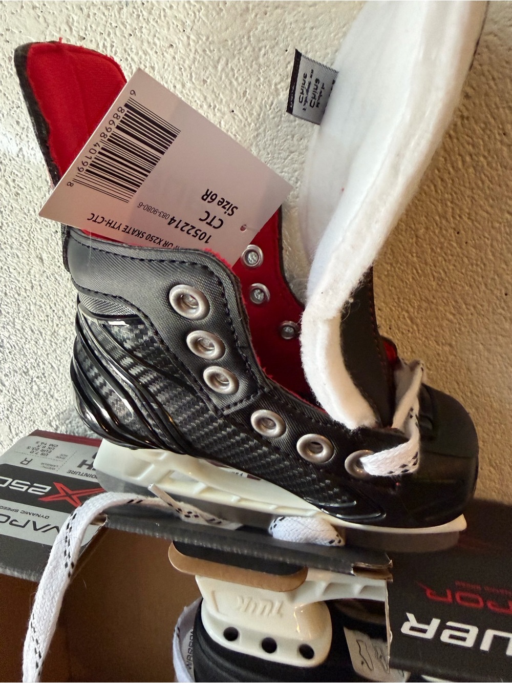 NWT Bauer Youth Black and Red Ice Hockey Skates
